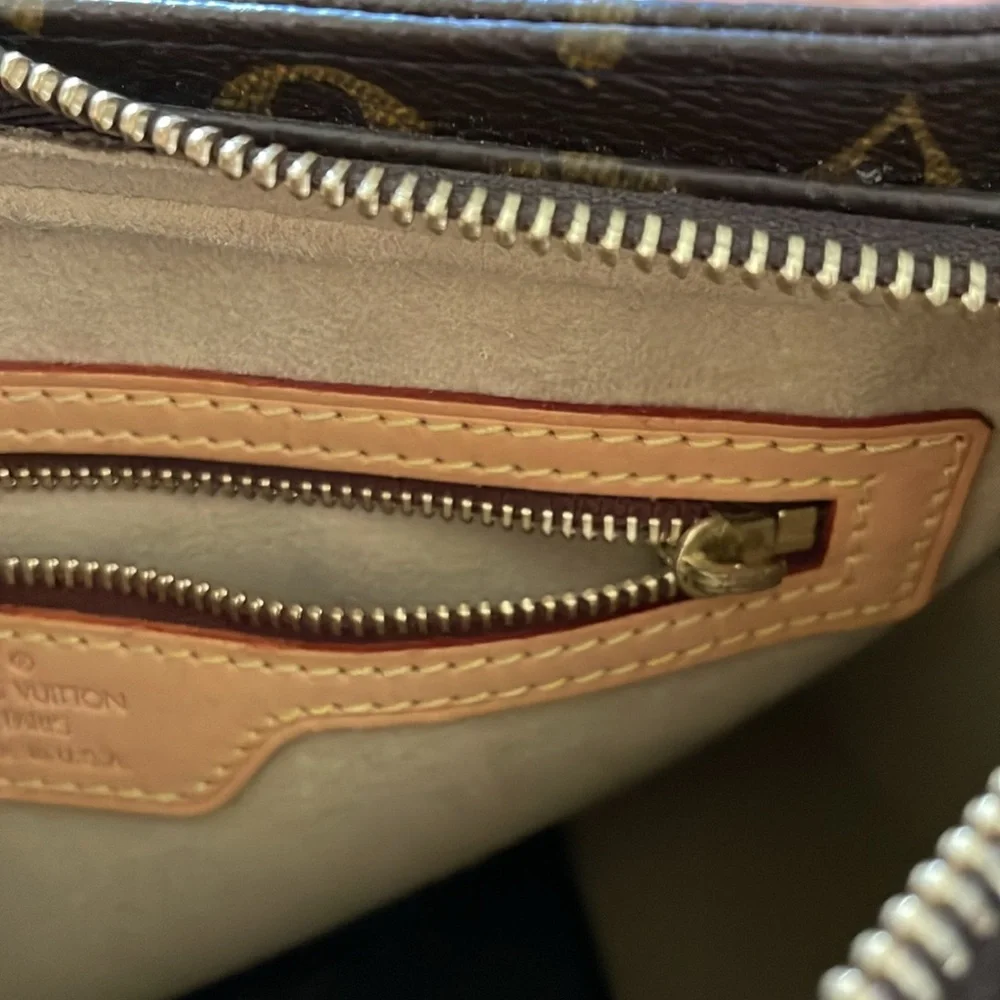 EUC Louis Vuitton Looping MM Shoulder Bag